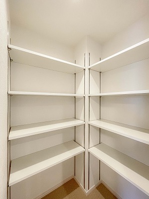 収納がたくさんあるお部屋