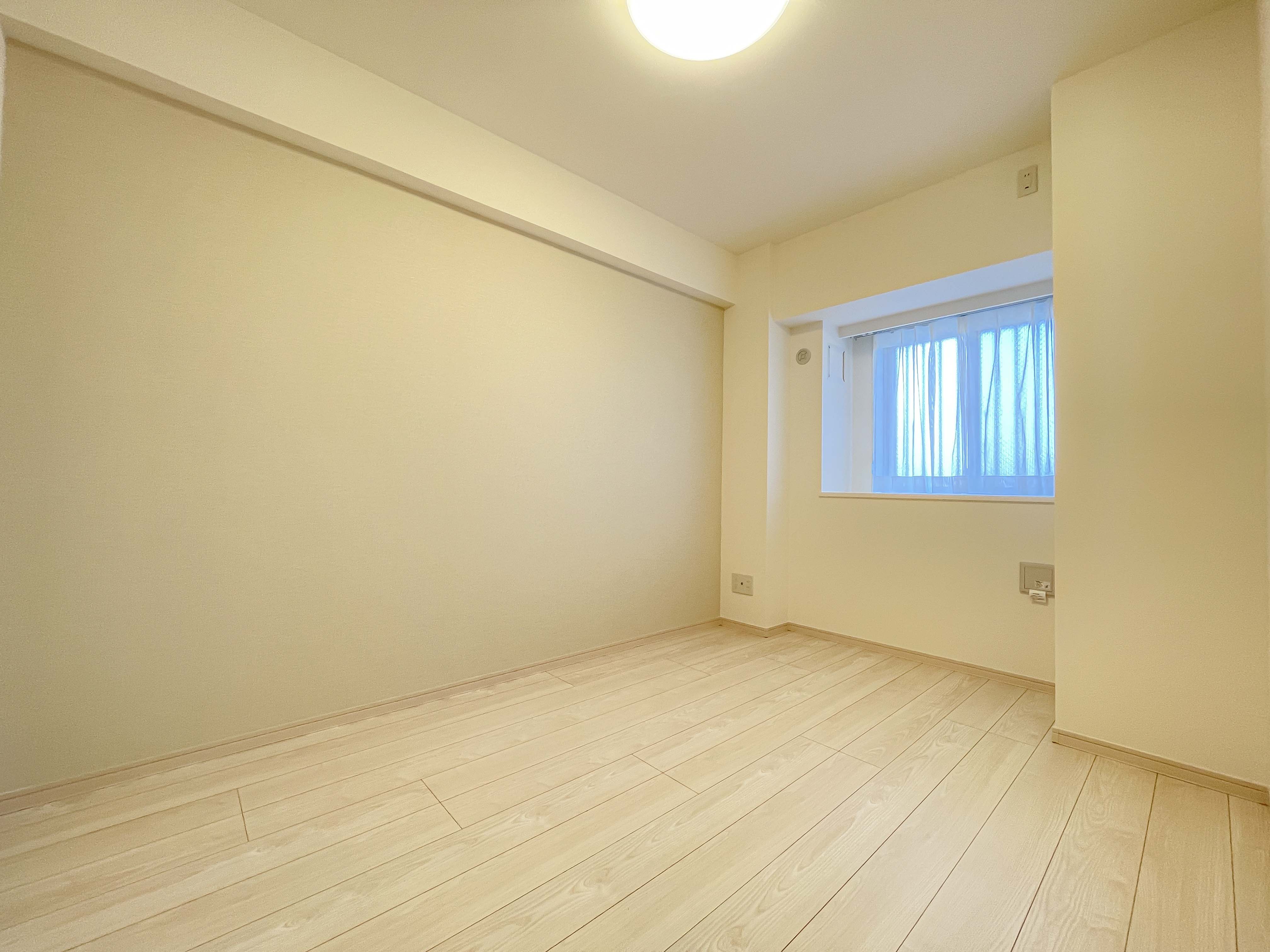 広いリビングでまったりと過ごす