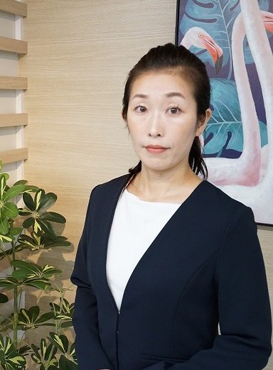 伹野　結子